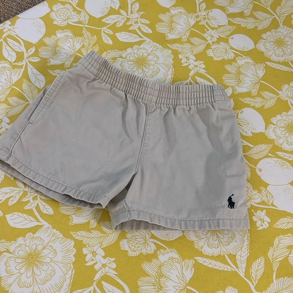 Ralph Lauren Polo Khaki Shorts Size 2T - Picture 1 of 3